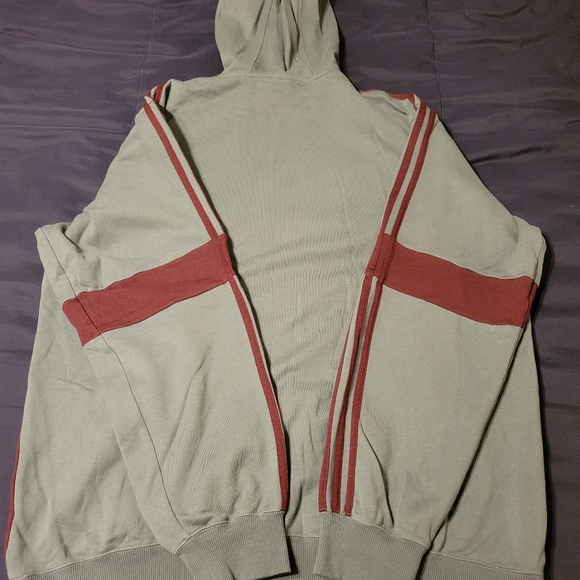 MENS SIZE L. ADIDAS HOODIE. - Picture 3 of 3